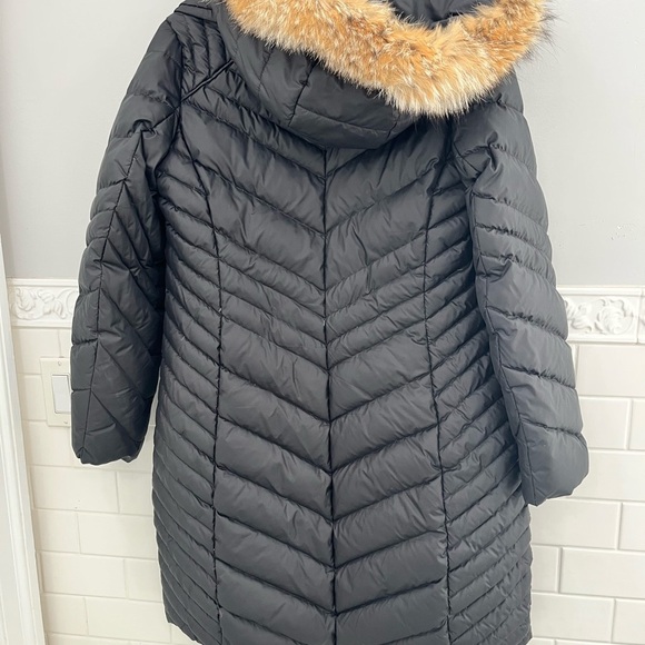 Andrew Marc Women's Kendell Genuine Coyote Fur Trimmed Quilted Jacket, med - Picture 4 of 7